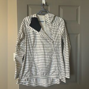 Lululemon Pack and Go pullover